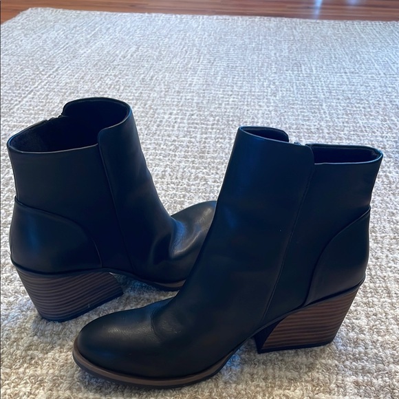 Black Korks Ankle Boots with Chunky Heel - Picture 3 of 7